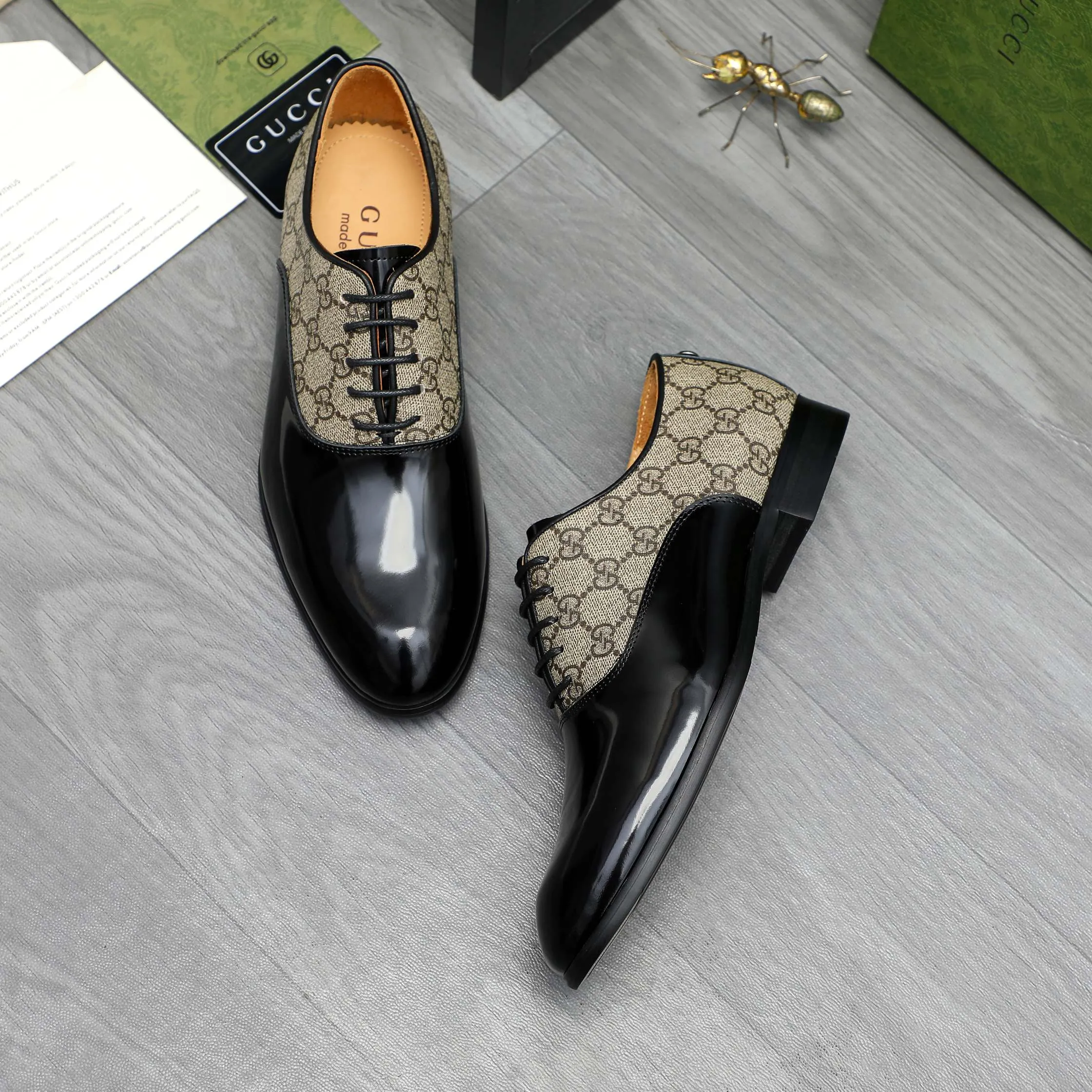 Men's shoes 💰p500 Product trademark: GUCCI "Gucci" business lace-up leather shoes Regular size: 38-46 (38.45.46 is custom-made and non-returnable) Product materials: Selected pearlescent cowhide stitching brand printed upper, cowhide lining, original rubber outsole